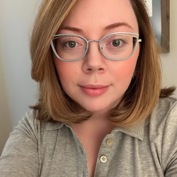 Meet your Posher, Ashley - Picture 1 of 1